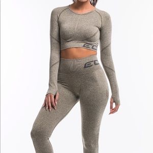 ECHT Arise Scrunch XS Top S bottom Set